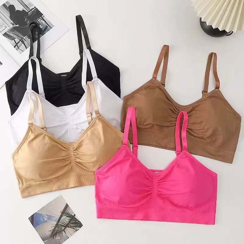 Sports bra with adjustable cups