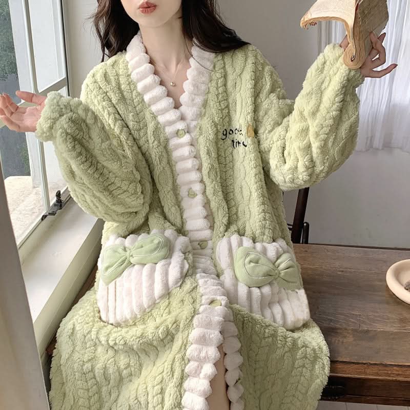 Plus Size Women's Sleepwear Autumn Winter Thick Coral Fleece Robe Comfortable Home Clothes Casual Style V-Neck Pure Color